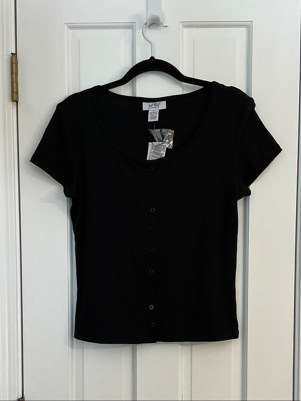 Just Polly Black Ribbed Button-Front Short Sleeve Top